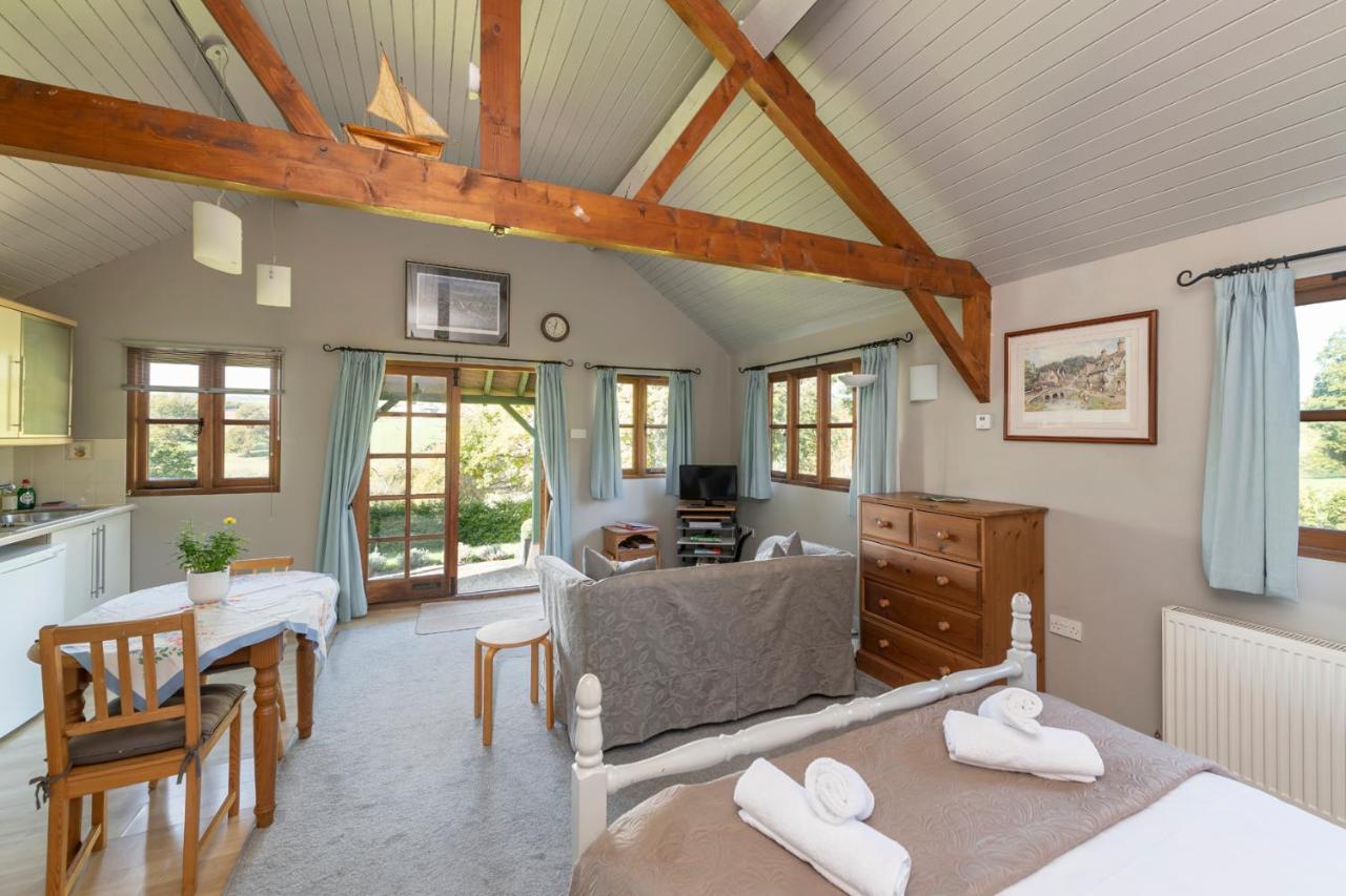 Beautiful Cottage With Stunning Views In Box Box  Exterior foto